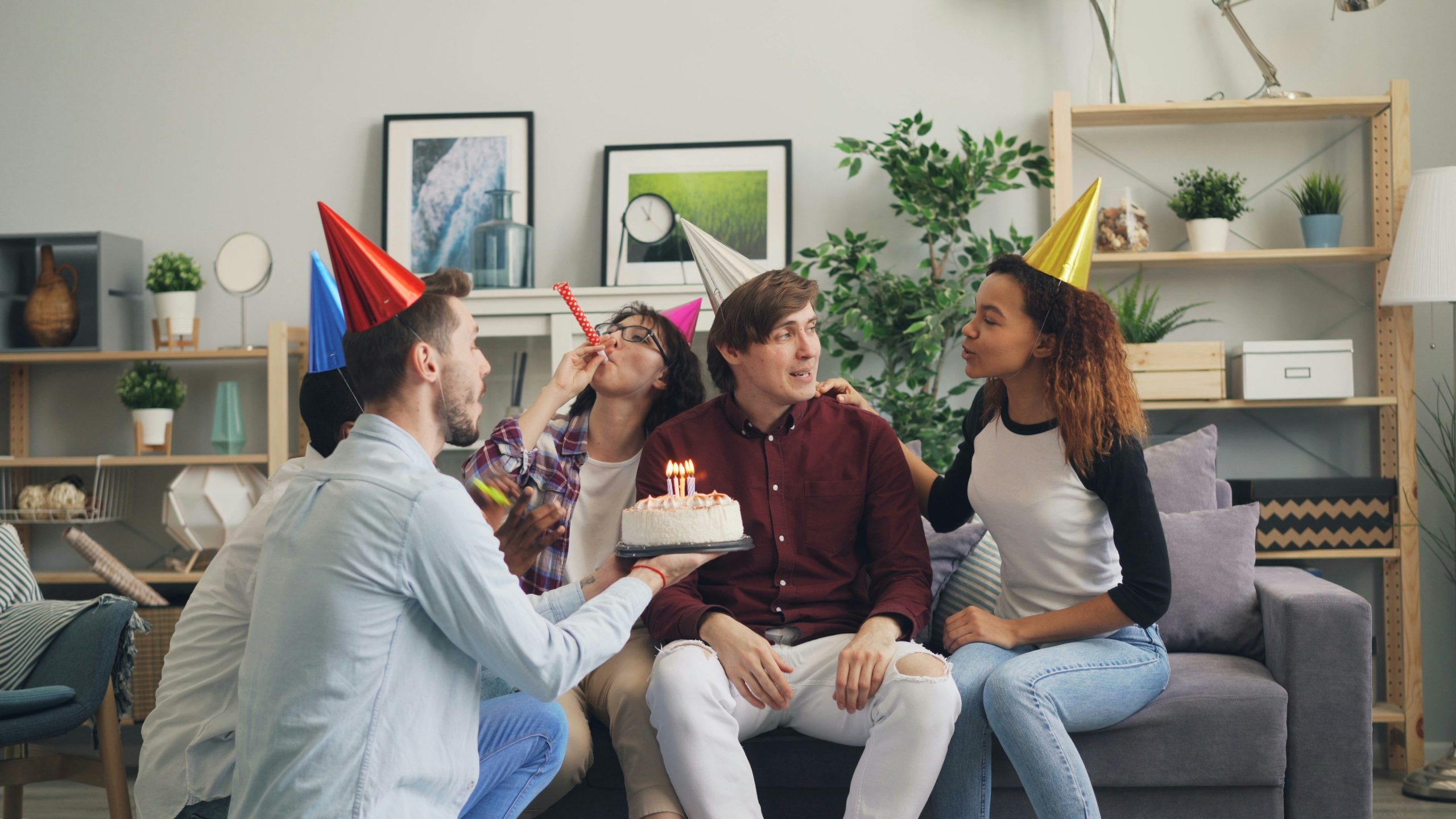 Wat geef je aan iemand die voor het eerst op zichzelf gaat wonen?