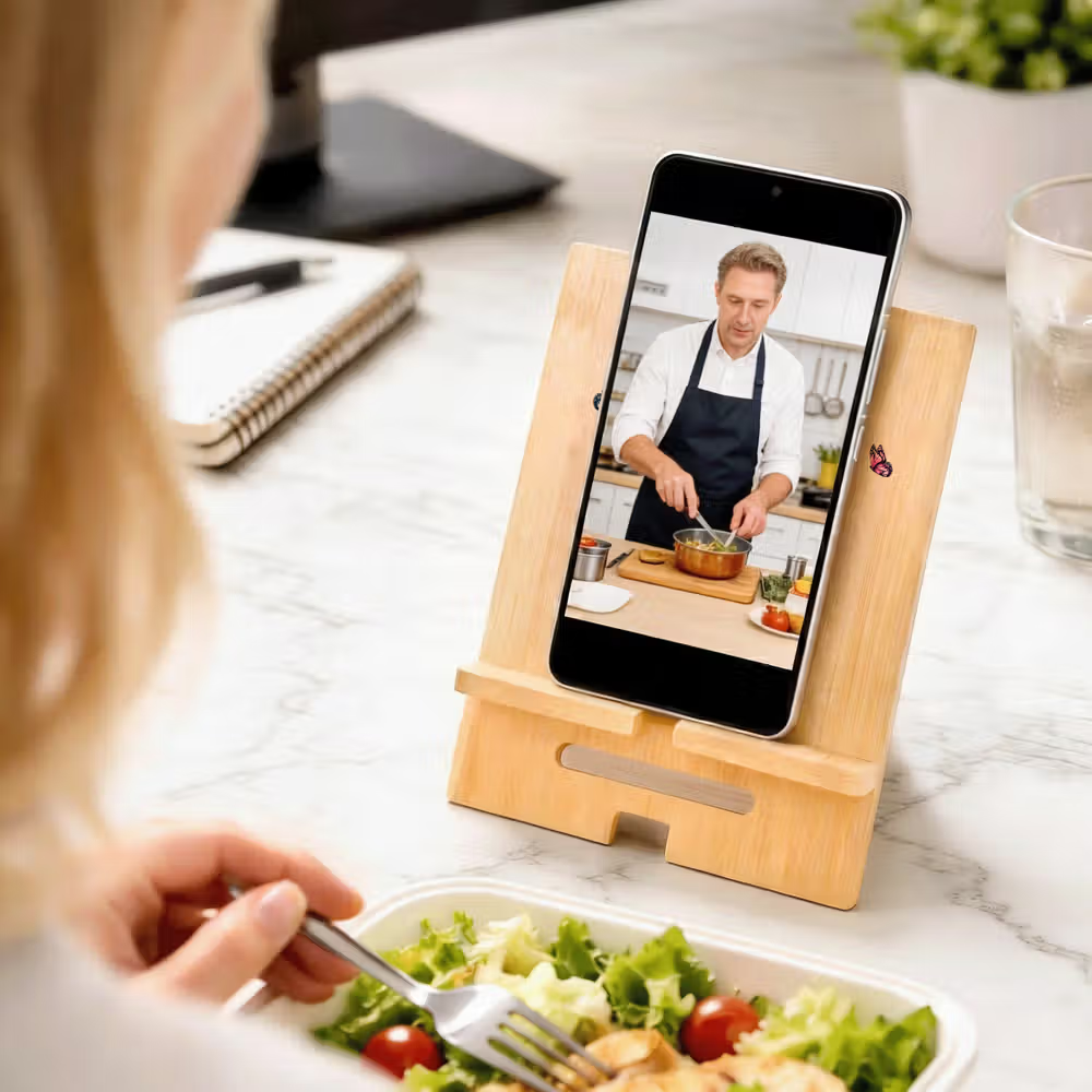 koken met telefoonhouder